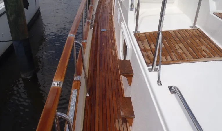 42 Grand Banks 
