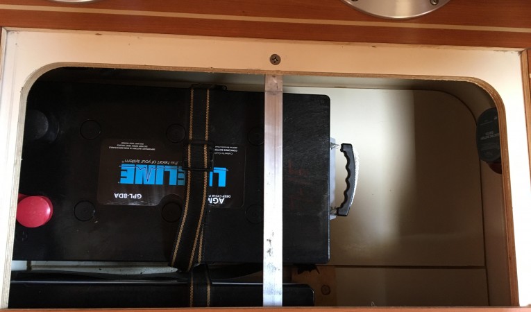 49 Hunter LifeLine AGM Batteries