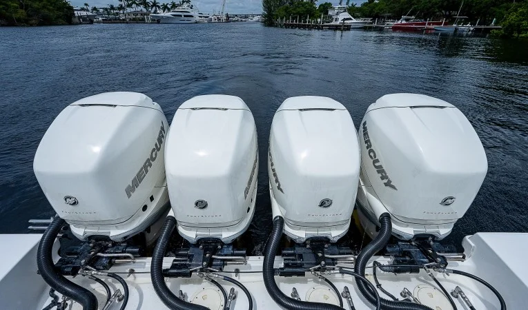42 Boston Whaler 