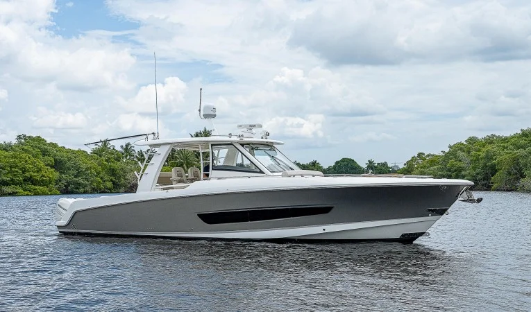 42 Boston Whaler 