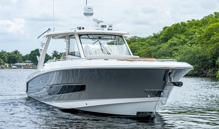 42 Boston Whaler 