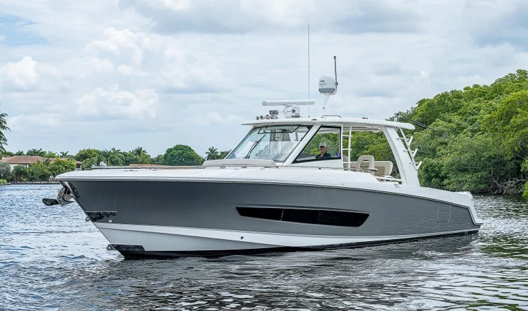 42 Boston Whaler 
