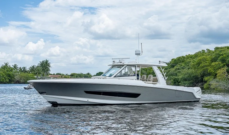 42 Boston Whaler 