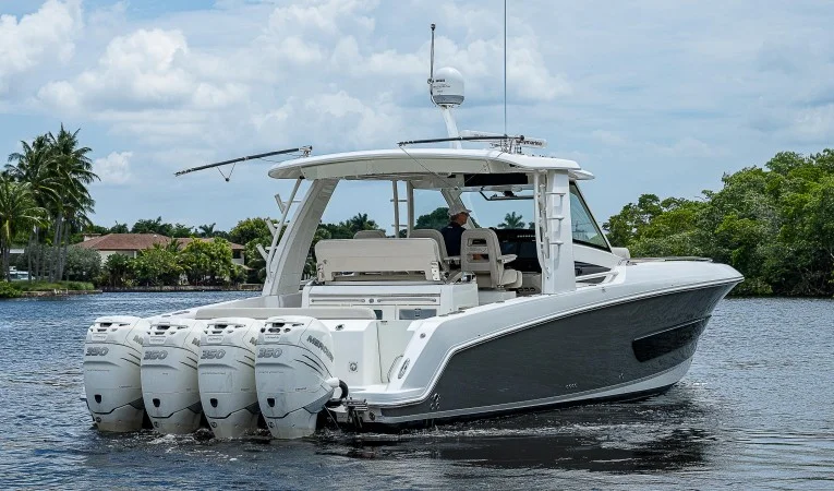 42 Boston Whaler 