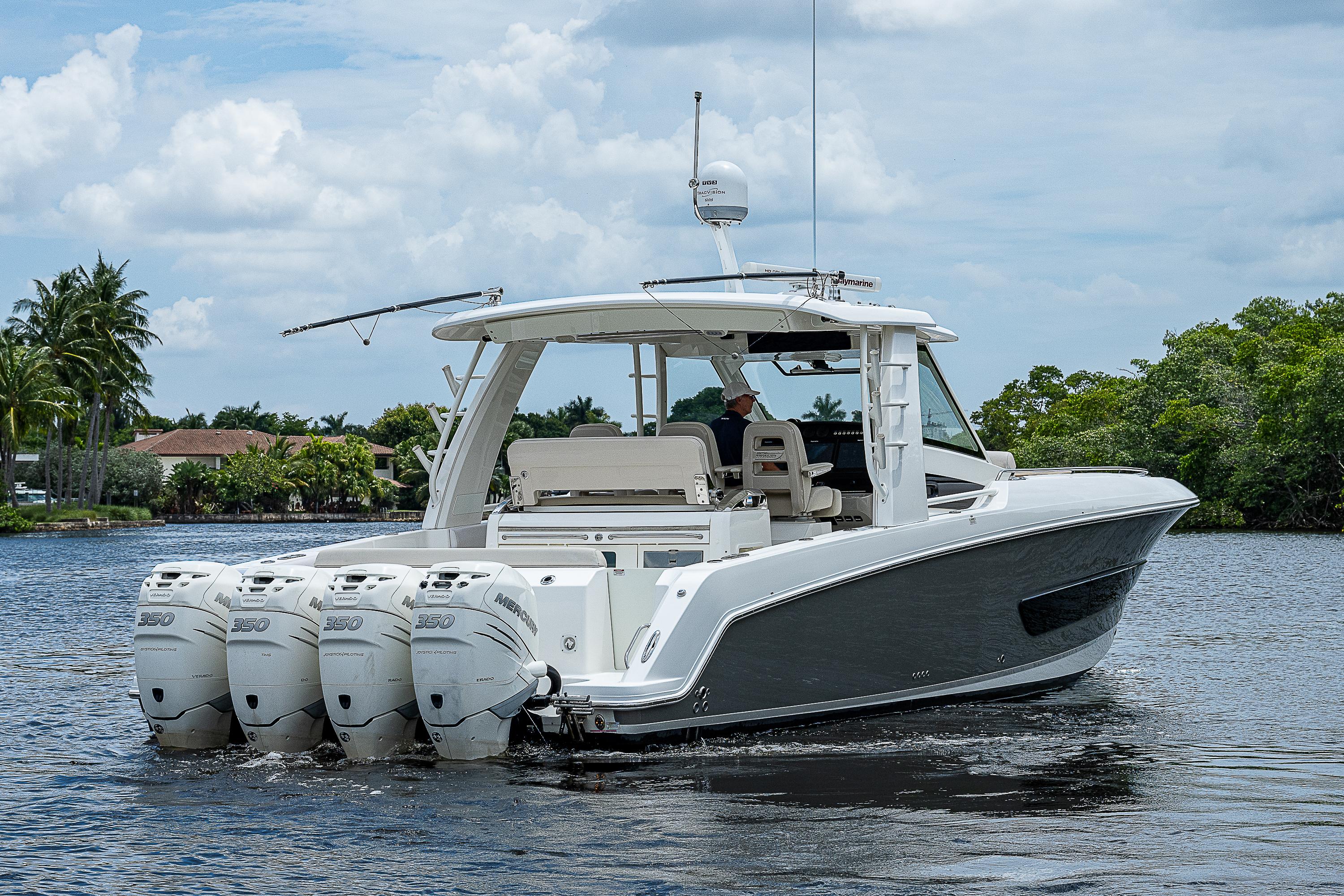42 Boston Whaler 2016 Fort Lauderdale, Florida Sold on 2023-09-07 by  Denison Yacht Sales
