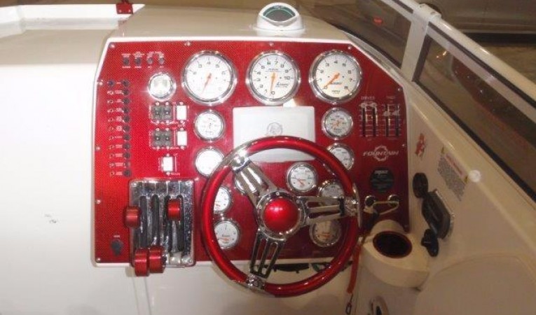 33 Fountain Helm & Gauges