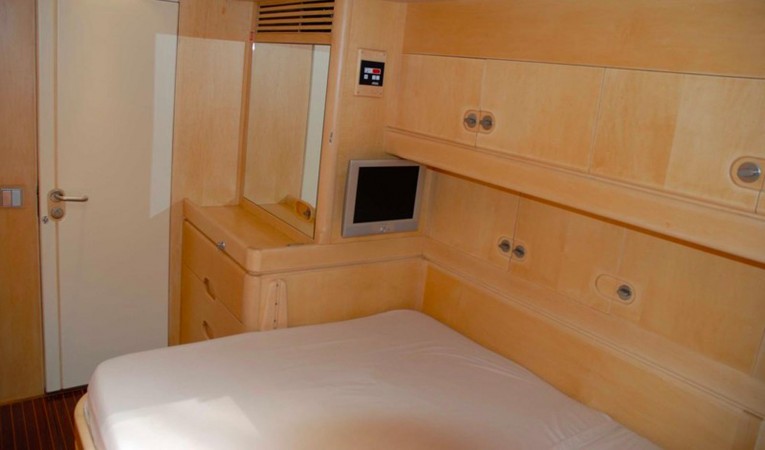 100 Camper & Nicholsons Starboard Guest Cabin
