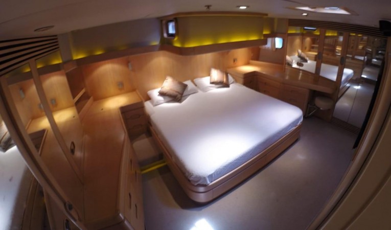 100 Camper & Nicholsons 