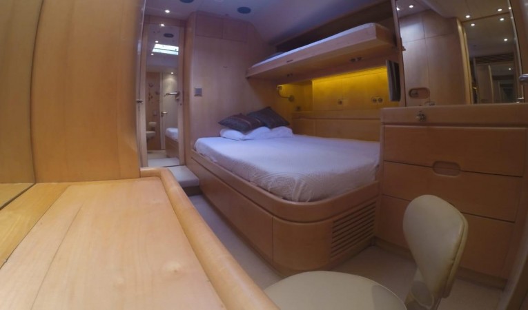 100 Camper & Nicholsons 