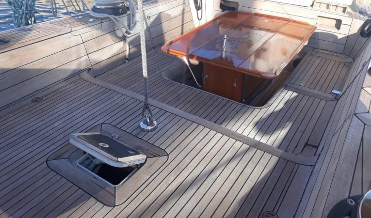 100 Camper & Nicholsons 