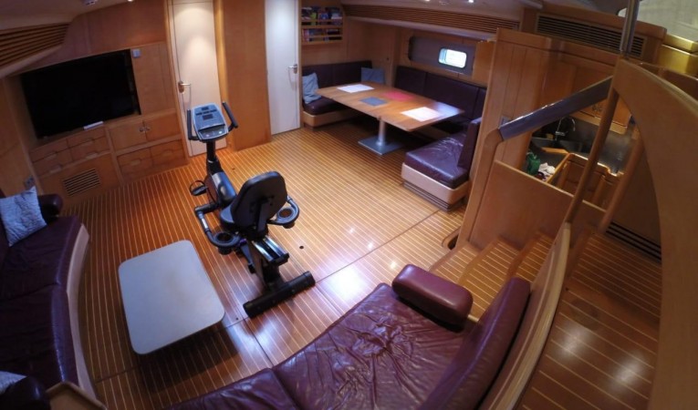 100 Camper & Nicholsons 