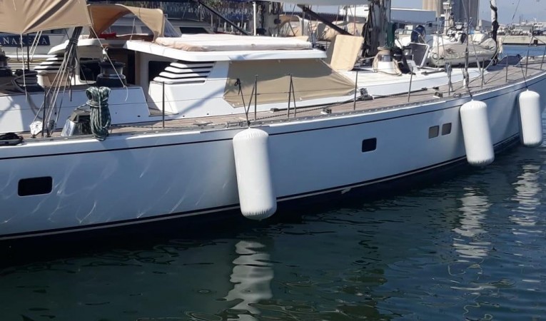 100 Camper & Nicholsons 