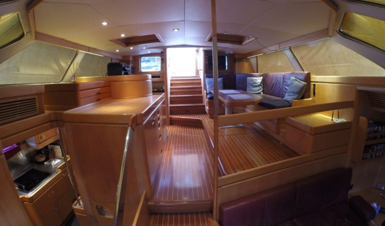 100 Camper & Nicholsons 