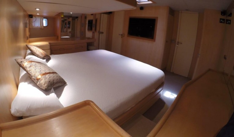 100 Camper & Nicholsons 