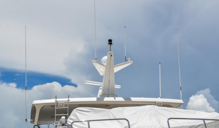 73 Outer Reef Yachts 