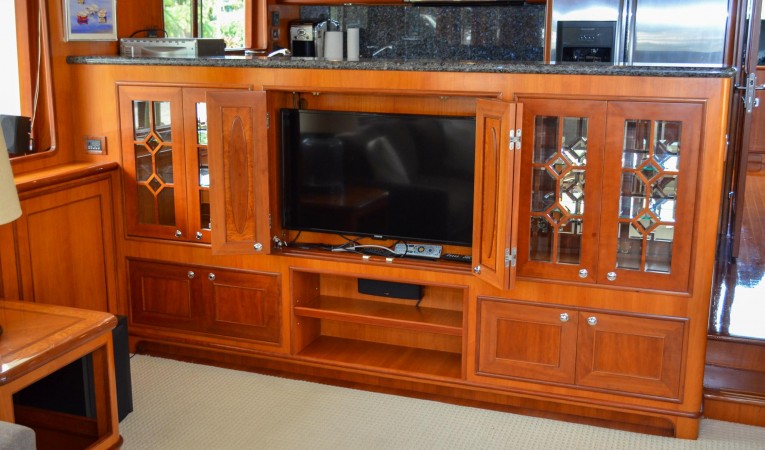 73 Outer Reef Yachts 