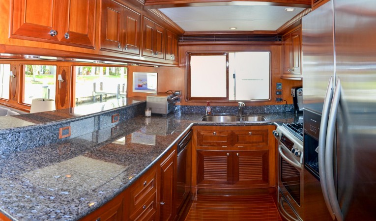 73 Outer Reef Yachts 