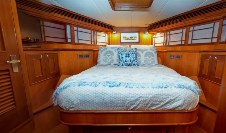 73 Outer Reef Yachts 