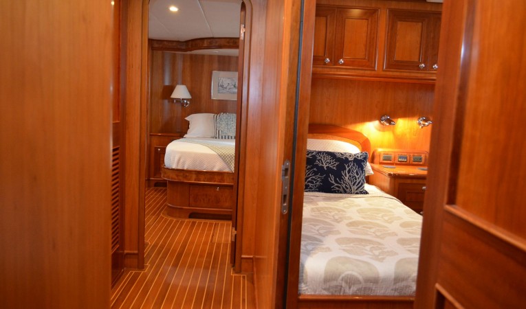 73 Outer Reef Yachts 