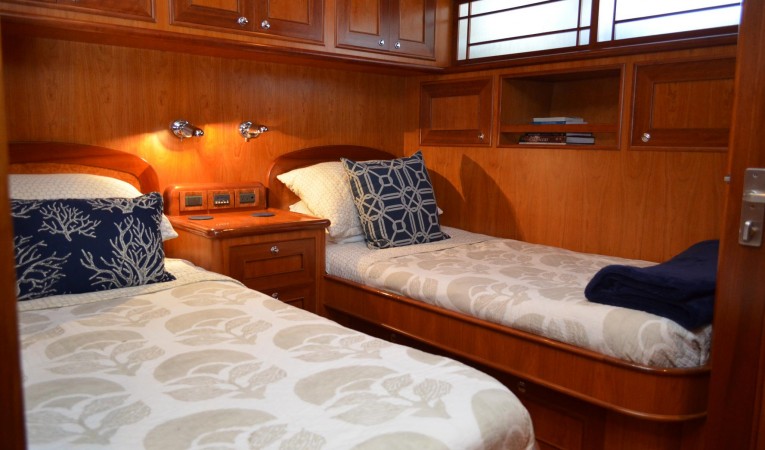 73 Outer Reef Yachts 