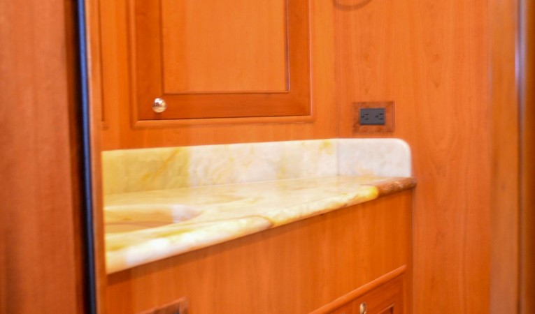 73 Outer Reef Yachts 