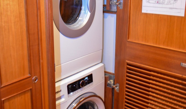 73 Outer Reef Yachts 