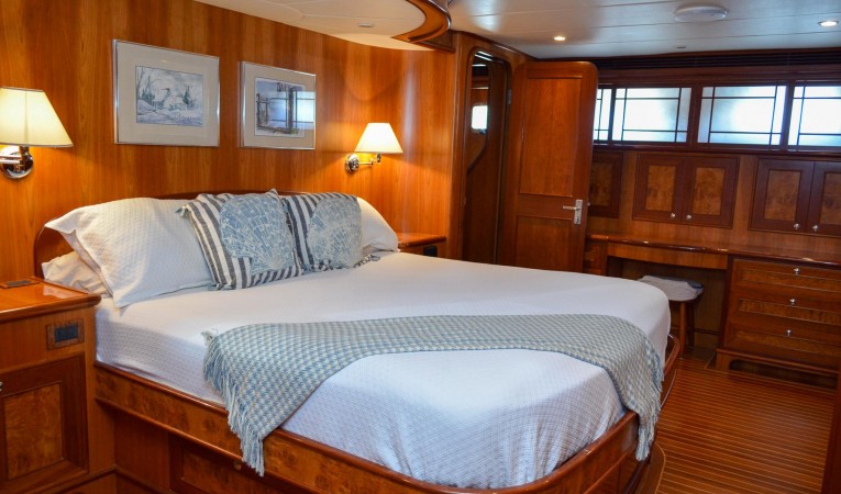 73 Outer Reef Yachts 