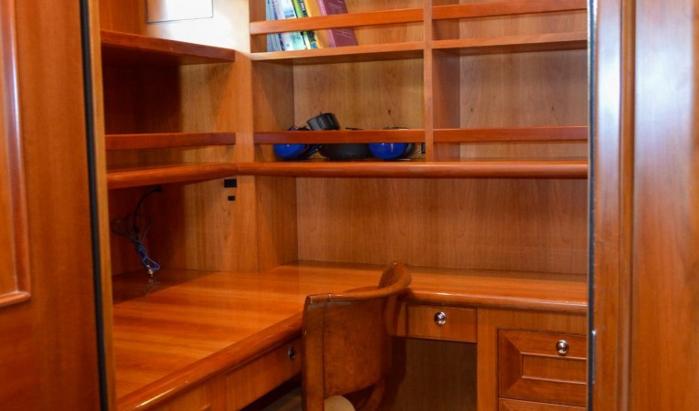 73 Outer Reef Yachts 