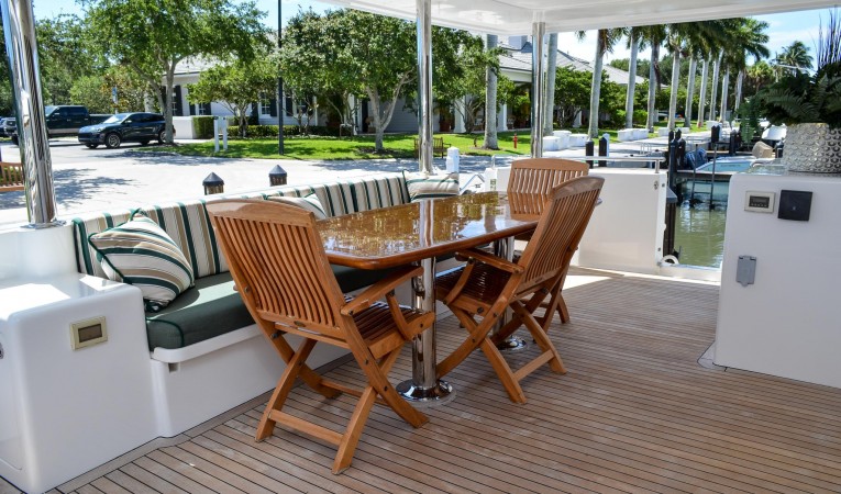 73 Outer Reef Yachts 