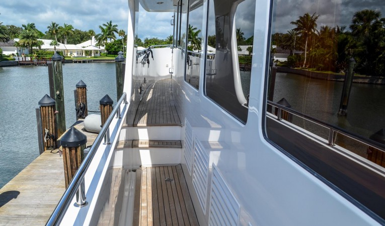 73 Outer Reef Yachts 