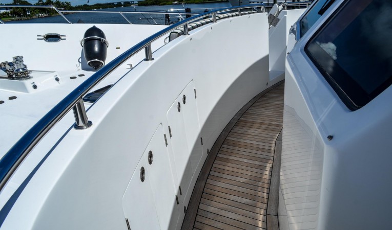 73 Outer Reef Yachts 