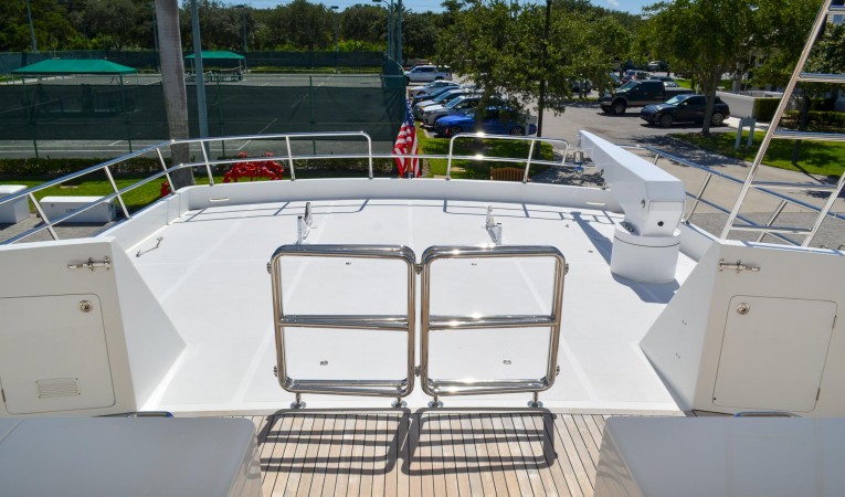 73 Outer Reef Yachts 