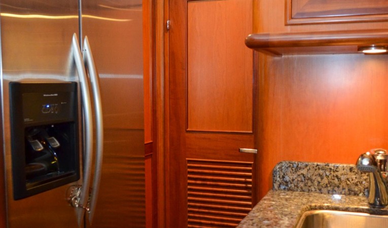 73 Outer Reef Yachts 