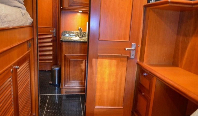 73 Outer Reef Yachts 