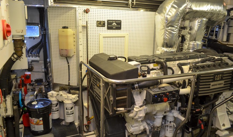 73 Outer Reef Yachts 