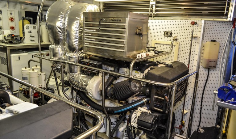 73 Outer Reef Yachts 