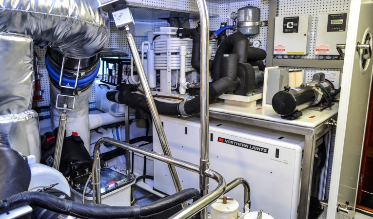 73 Outer Reef Yachts 