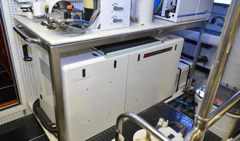 73 Outer Reef Yachts 