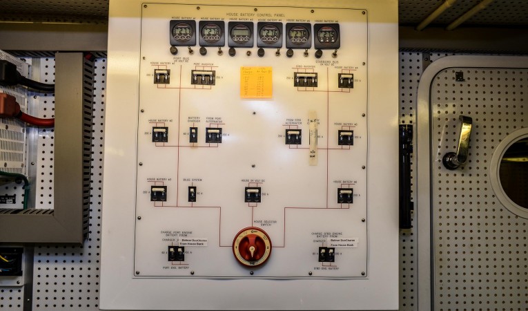 73 Outer Reef Yachts 