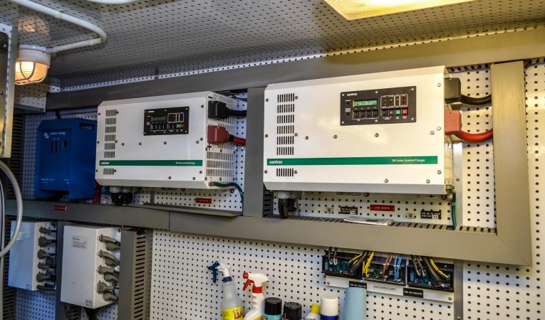 73 Outer Reef Yachts 