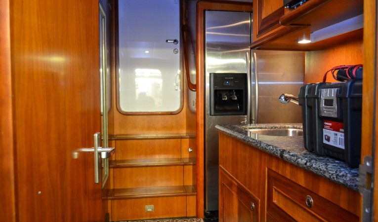 73 Outer Reef Yachts 