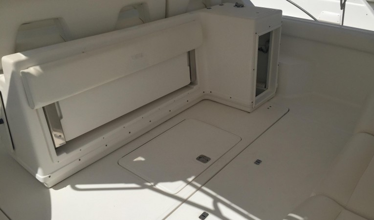 35 Tiara Aft Facing Seat Closed