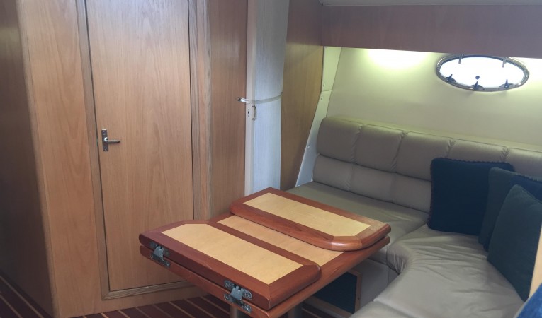 35 Tiara Salon Sofa w/table