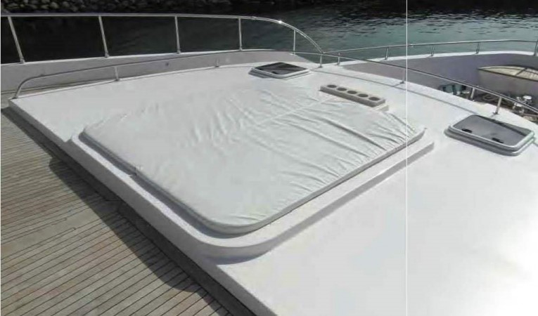 105 Majesty Bow Sun Lounge