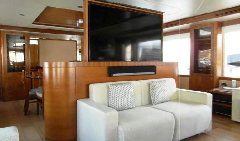 105 Majesty Saloon Forward