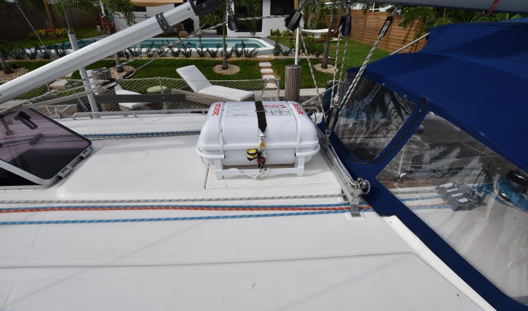 46 Bavaria 4 person life raft