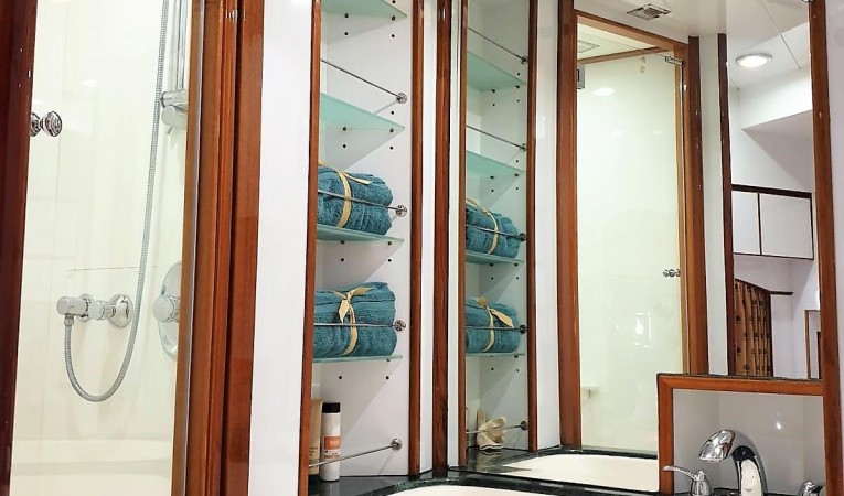 72 Vitech Master Cabin Head