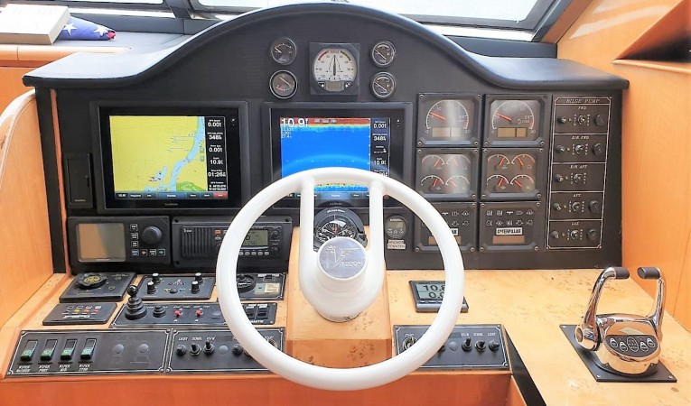 72 Vitech Bridge Helm Controls