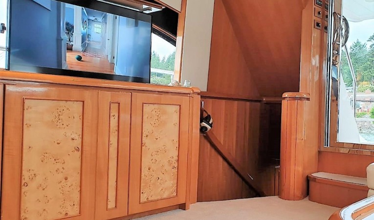 72 Vitech Main Salon