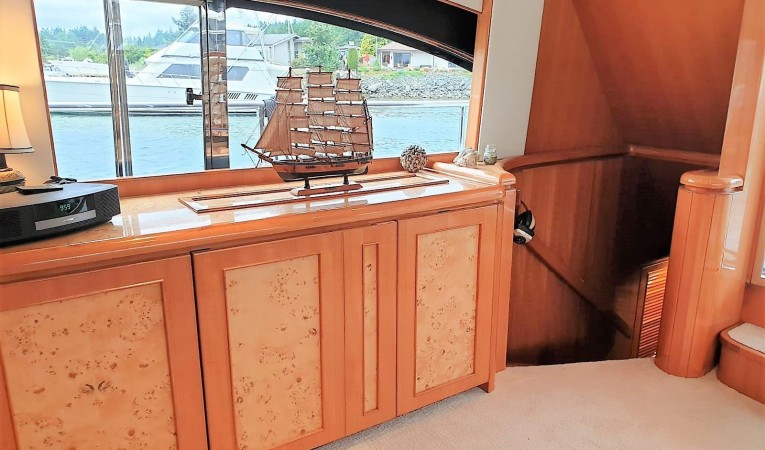 72 Vitech Main Salon